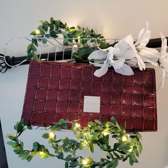 🌴Miche Folding Clutch ***SALE***🔥 - Picture 1 of 3